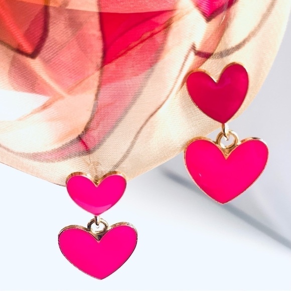 Barbie Style Heart Shaped Earring Hot Bright Pink - NWOT - Picture 3 of 14